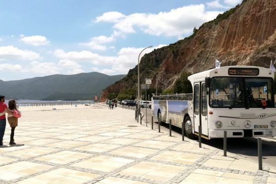 Autocarro Praia da Figueirinha